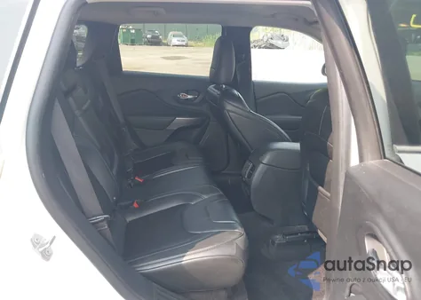 2019 Jeep Cherokee Latitude Plus 4X4 from USA, damaged, VIN 1C4PJMLB1KD140621